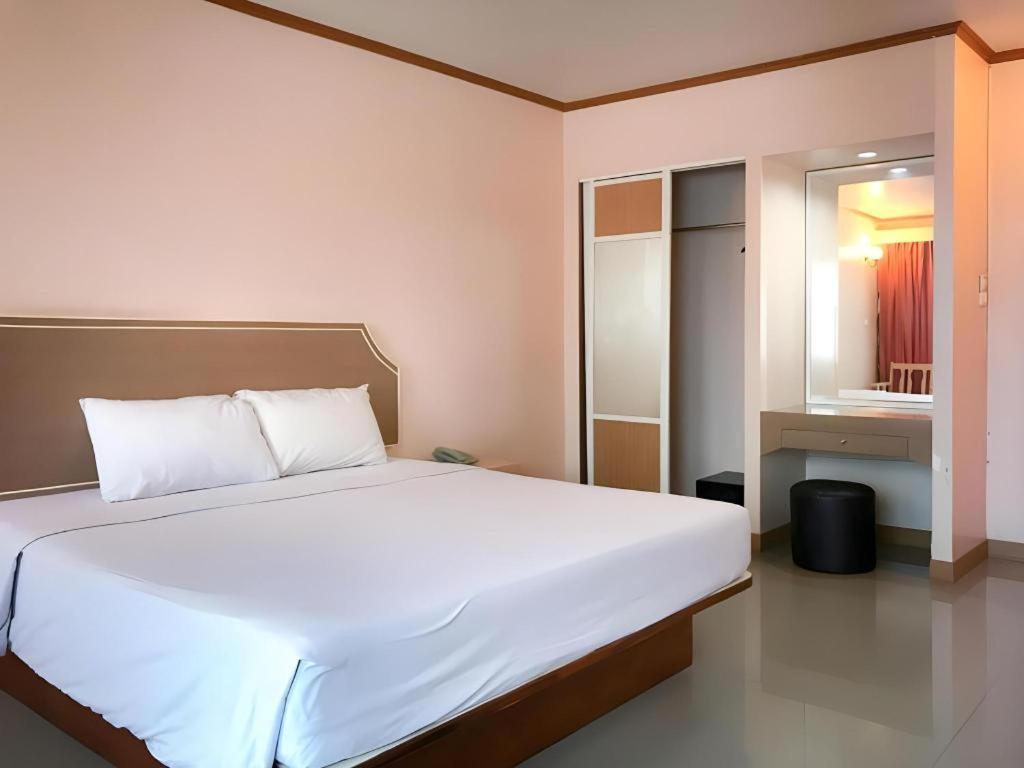 J Two S Pratunam Hotel Bangkok Exterior foto